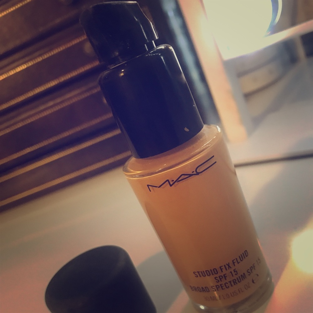 Mac studio fix liquid foundation NC35